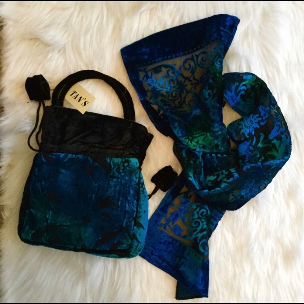 Velvet damask scarf and bucket bag set